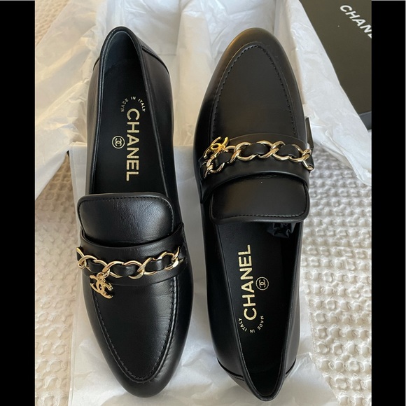 CHANEL Shoes - NEW Chanel 20A Black Leather Loafers Gold CC 38.5